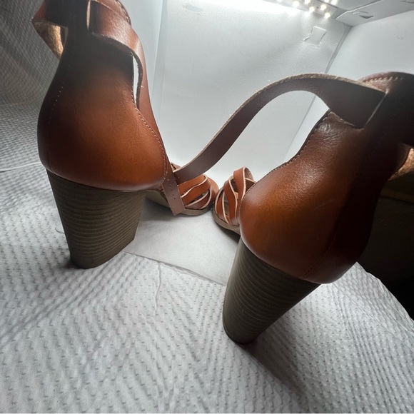 Universal Thread Brown Strappy Heeled Sandals, stacked heels, sz 8 - Picture 3 of 10